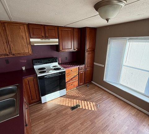 2nd image of 218 Kimberly Dr