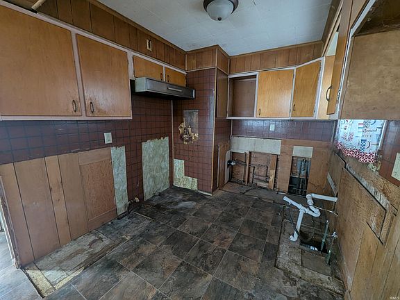 4th image of 4505 Plaza Dr