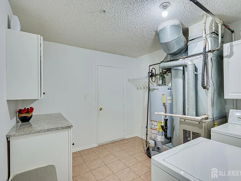 150 Prestwick Way — Photo 14