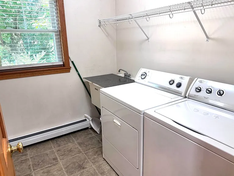 250 Elm St — Photo 17