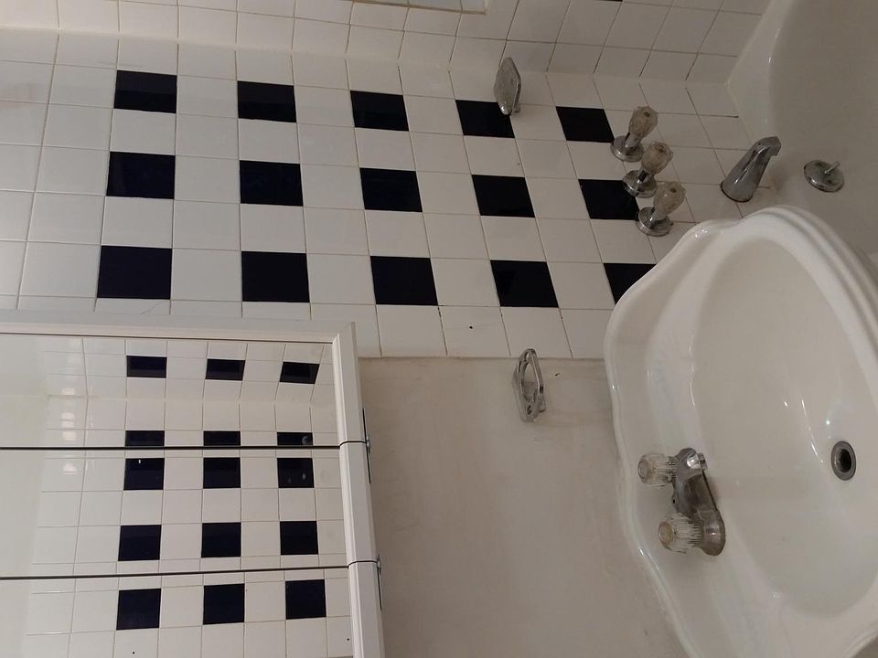 1st image of 1000 N Central Park Ave APT 1