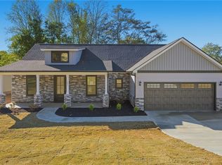 201 Tubbs Mountain Rd, Travelers Rest, SC 29690