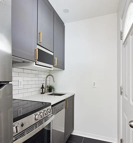 331 Catherine St #2 — Photo 21