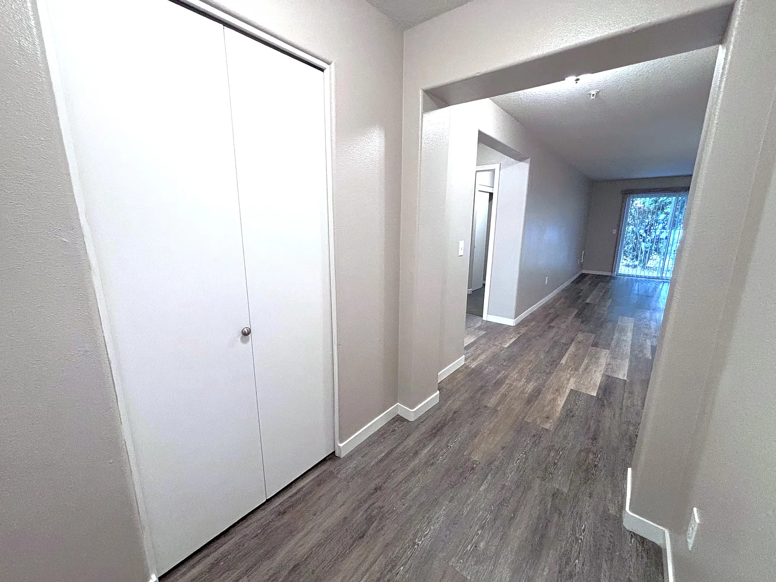 2 bed, 1086 sqft, $1,495 — Photo 2