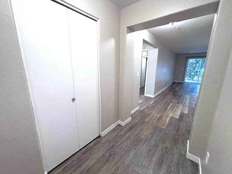 15728 SE Stark St — Photo 2