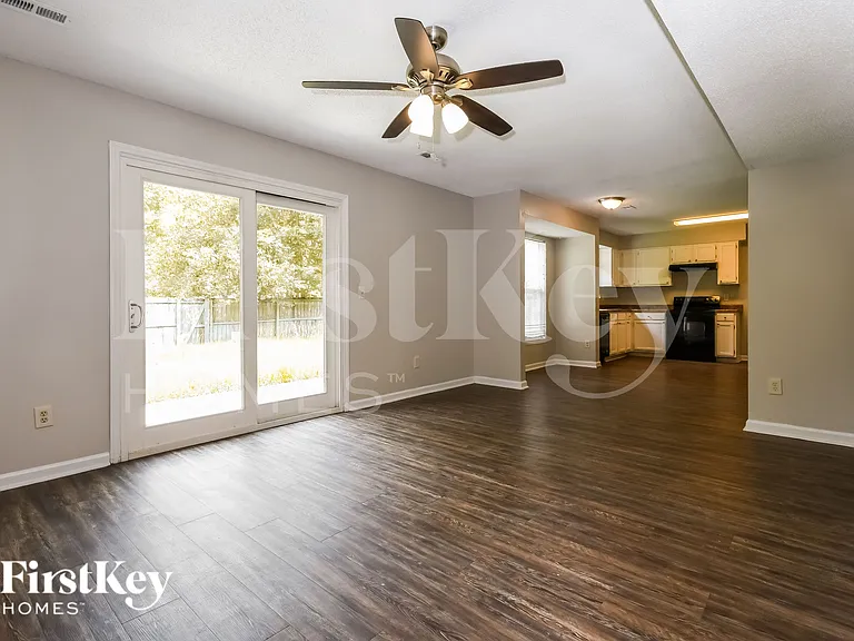160 Danzid Dr — Photo 3
