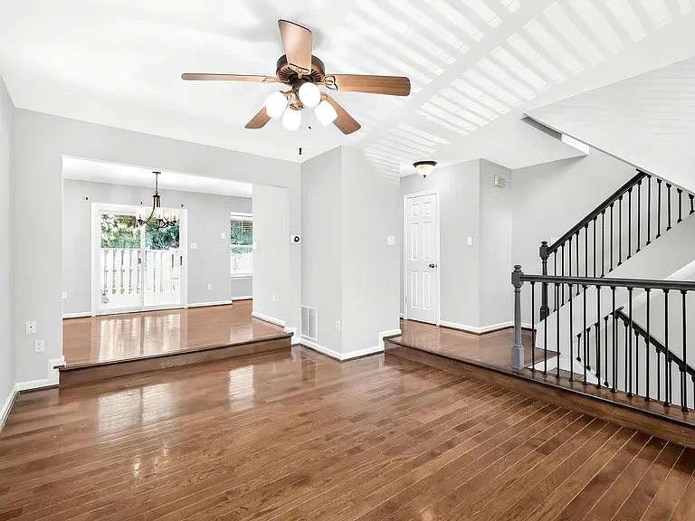 1731 Forest Park Dr — Photo 2