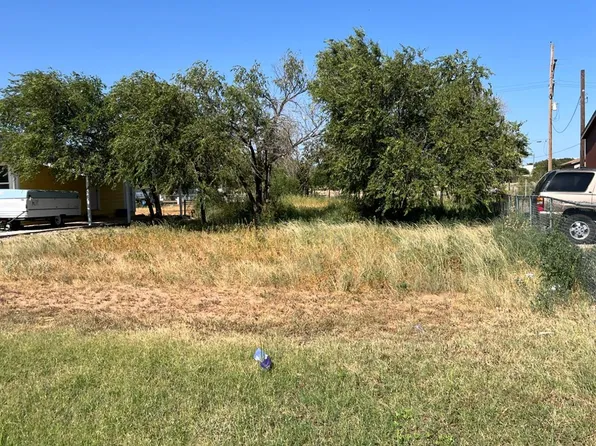 430 S 2nd St, Slaton, TX 79364
