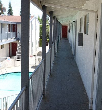 Carmichael Apartments Exterior Upstairs