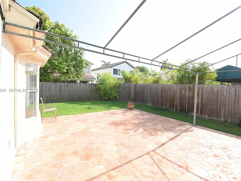 15860 SW 77th St — Photo 6