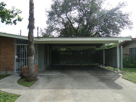 3rd image of 284 Fairfax St