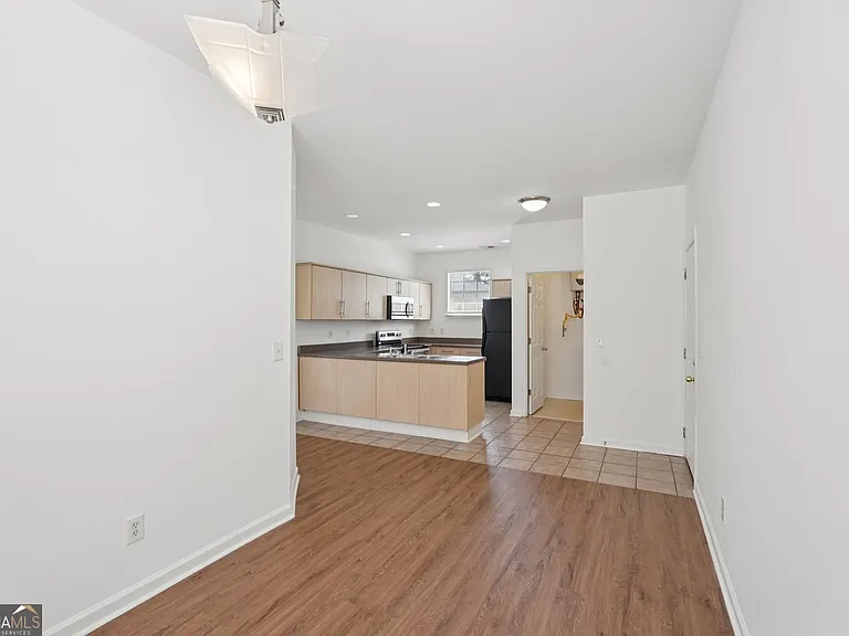 2596 Bates St SE — Photo 12