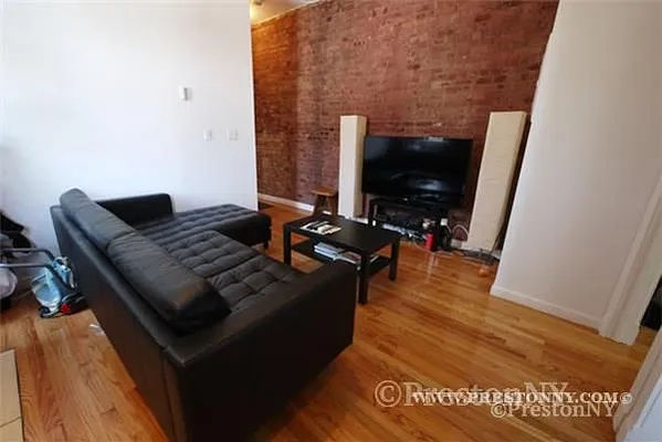 Rented by JM Preston Properties LLC | media 29