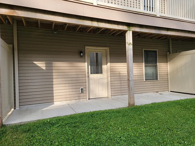 130 Tom Ave #F — Photo 16