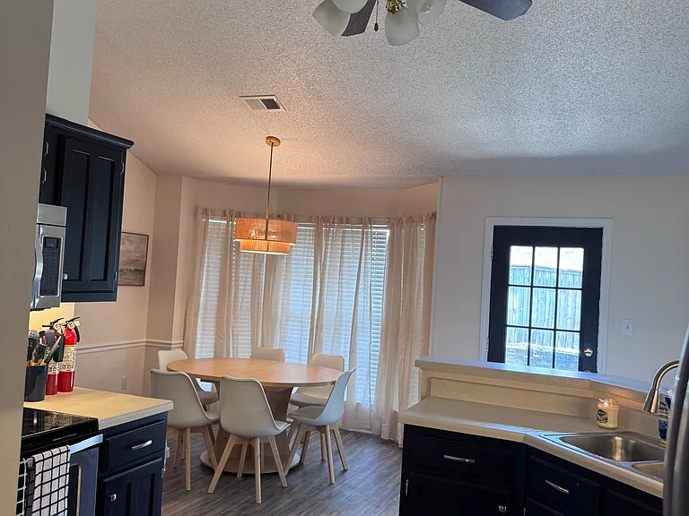7503 Hunters Hollow Ln — Photo 17