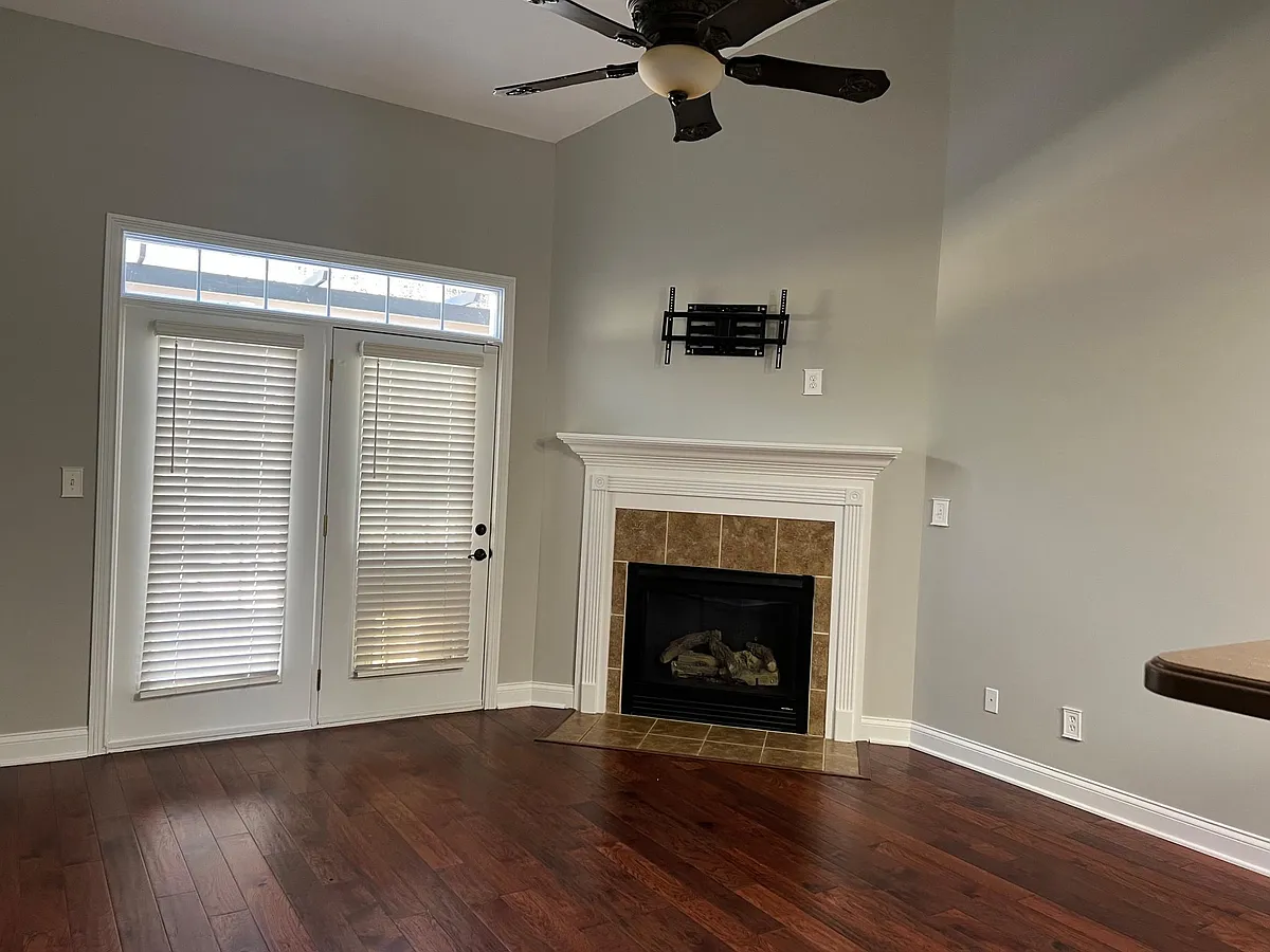 Building Photo - 10700 Meriwether Ln