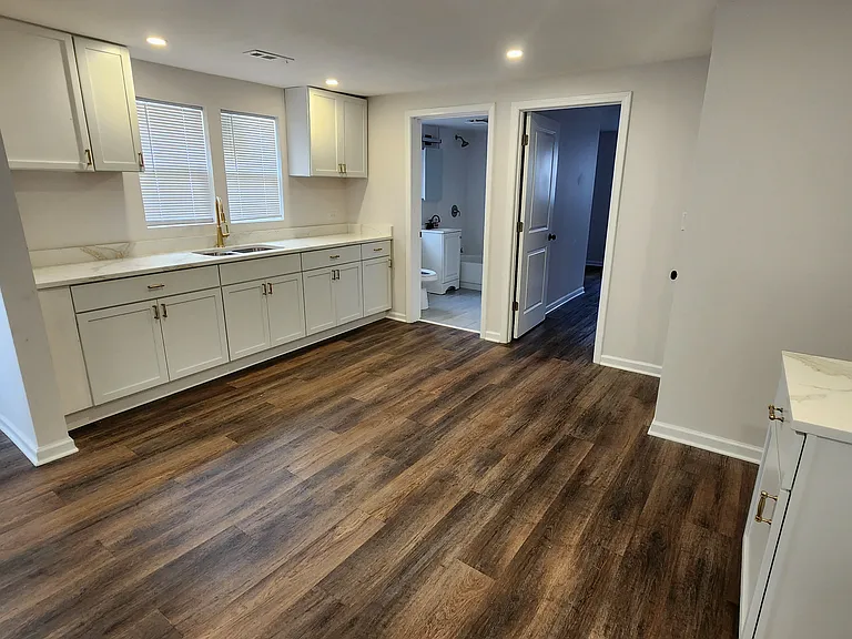 2143 N Mobile Ave — Photo 5