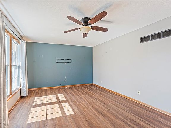 4th image of 840 Sunset Ave