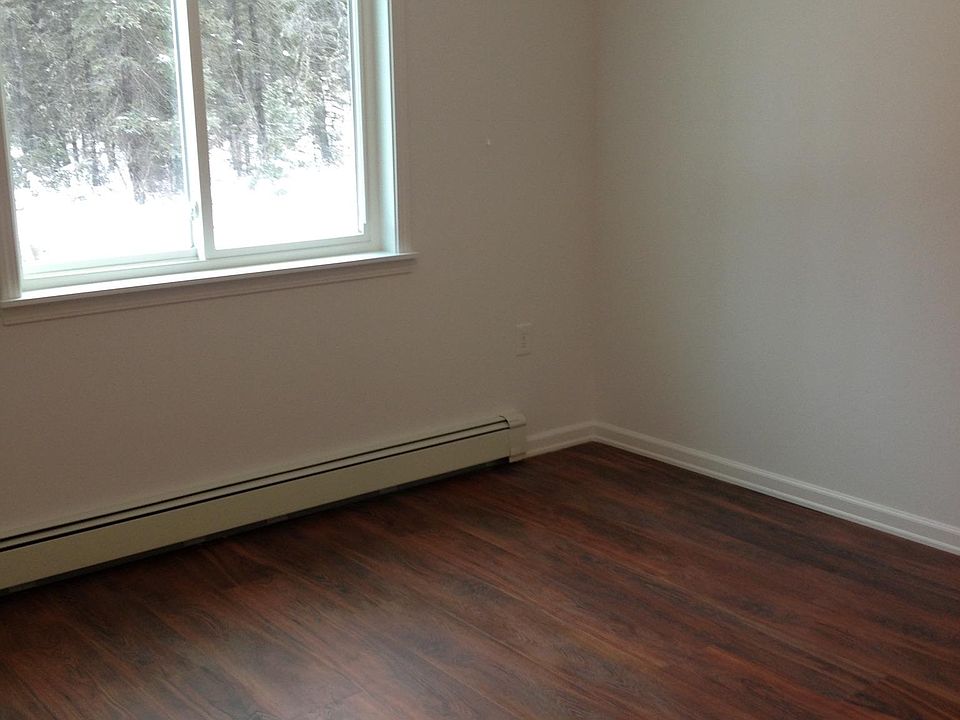 2nd image of 2147 5th St #B