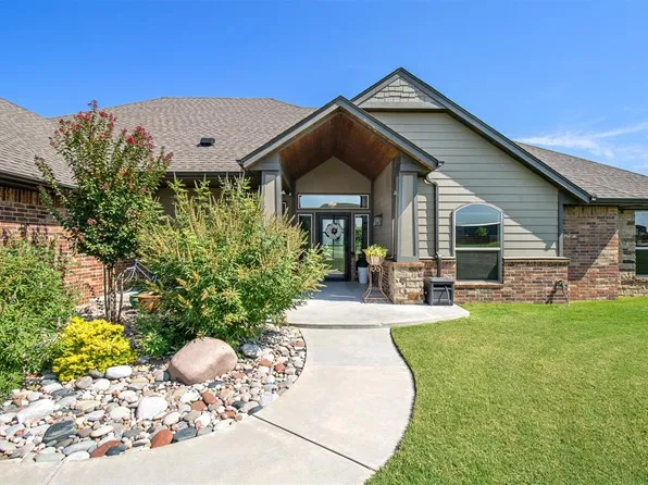 7135 Buck Dr, Tuttle, OK 73089