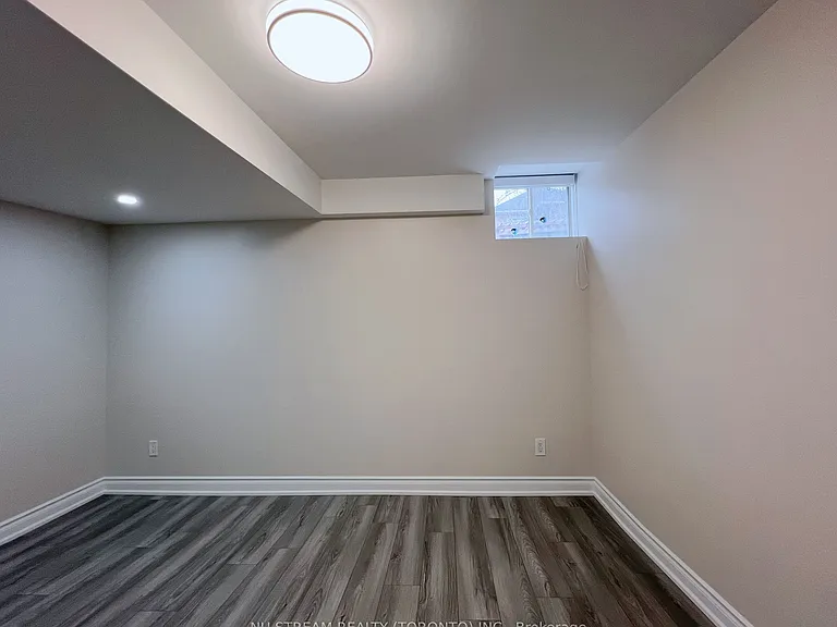 133 Jinnah Ave #BASEMENT — Photo 4