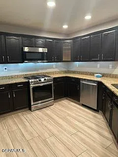 1521 Rosenbaum Ln — Photo 9