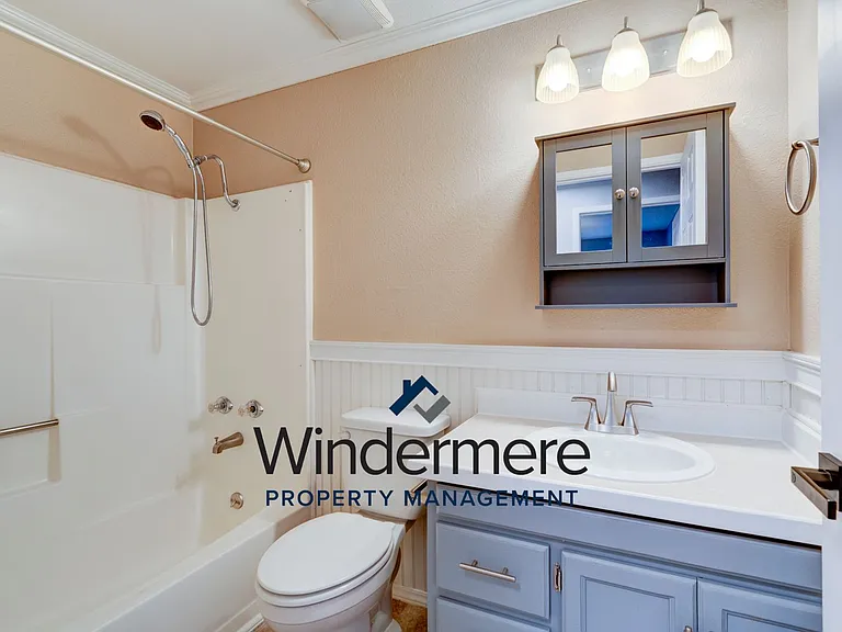 890 NW Haslo Pl — Photo 12