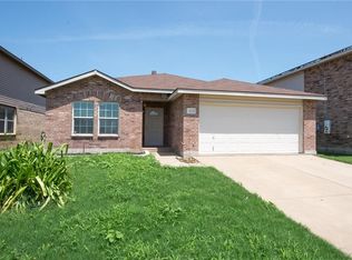 3832 Country Ln, Fort Worth, TX 76123