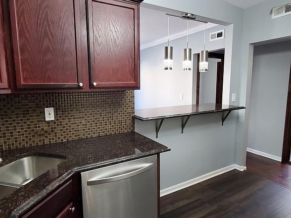 3rd image of 5533 W Barry Ave