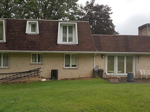 4th image of 1012 Pine St