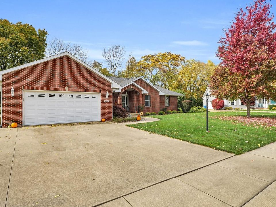 404 Crestview Ln, Monticello, IL 61856 | Zillow