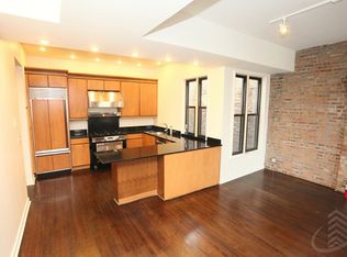 1330 W Madison St #2, Chicago, IL 60607