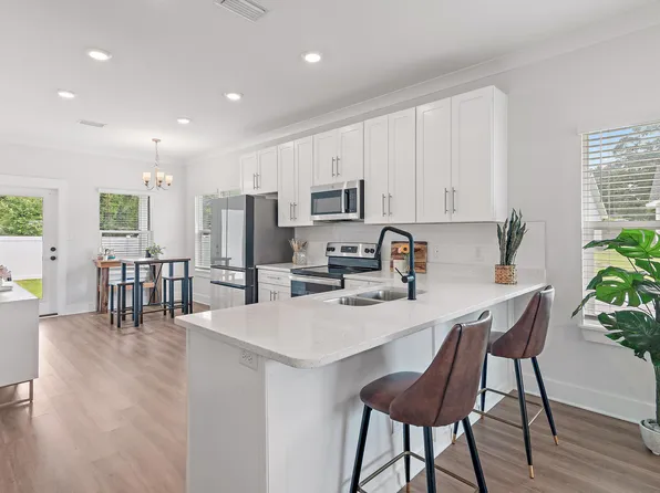 8 Alexander Way, Freeport, FL 32439