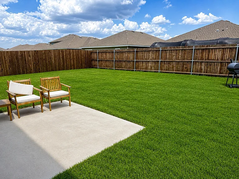 10321 Holycross Ln — Photo 2