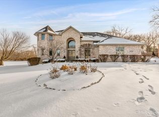 30W249 Maple Tree Ln, Wayne, IL 60184