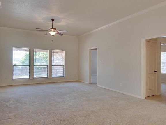 3rd image of 5828 Sugar Maple Dr