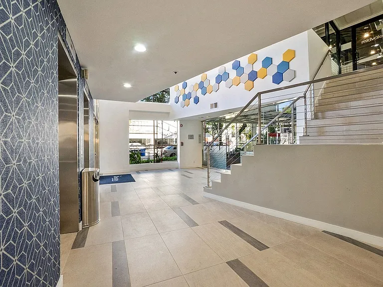 Midvale Apartments — Photo 18