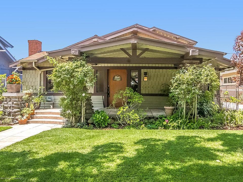 1st image of 1033 Avon Pl