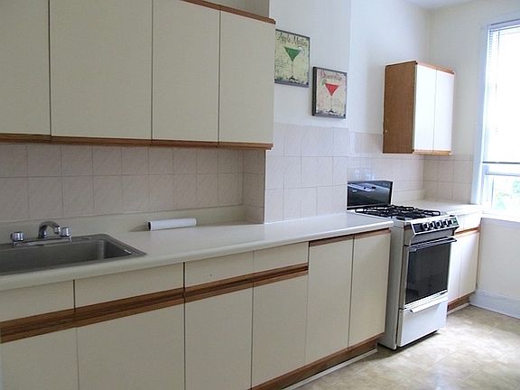 3rd image of 28-36 36th St #2F