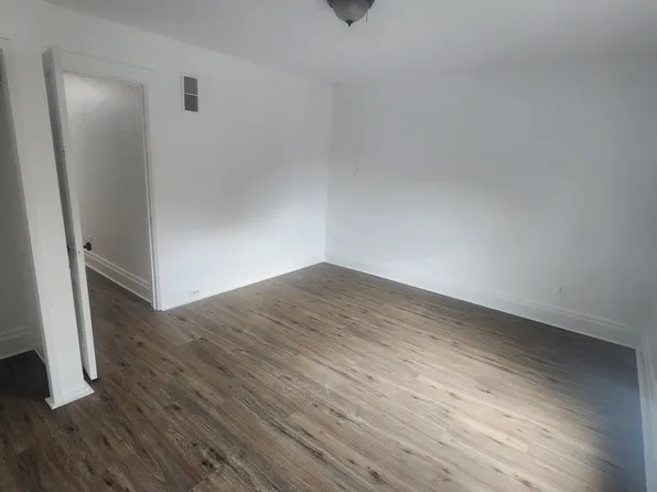 212 1/2 King St, Dunkirk, NY 14048