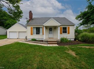 2380 Perry Dr SW, Canton, OH 44706