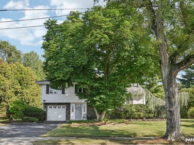 32 Augusta Dr, Wayne, NJ, 07470