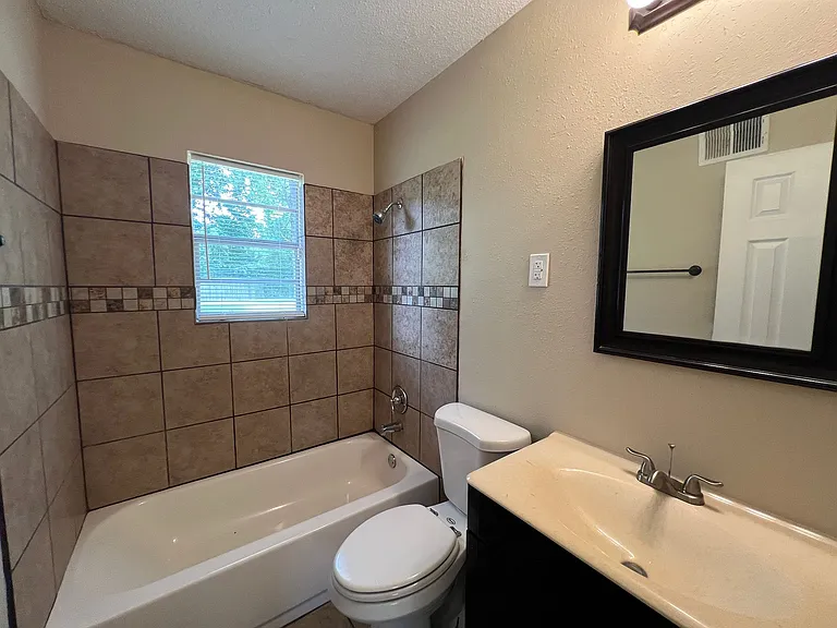 3775 Longmont Cv — Photo 2