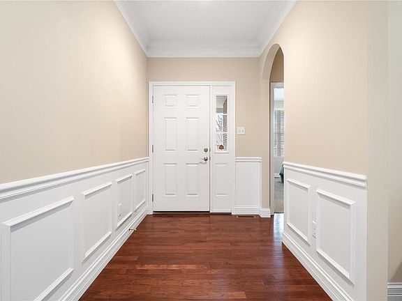 3rd image of 751 Ostrich Dr