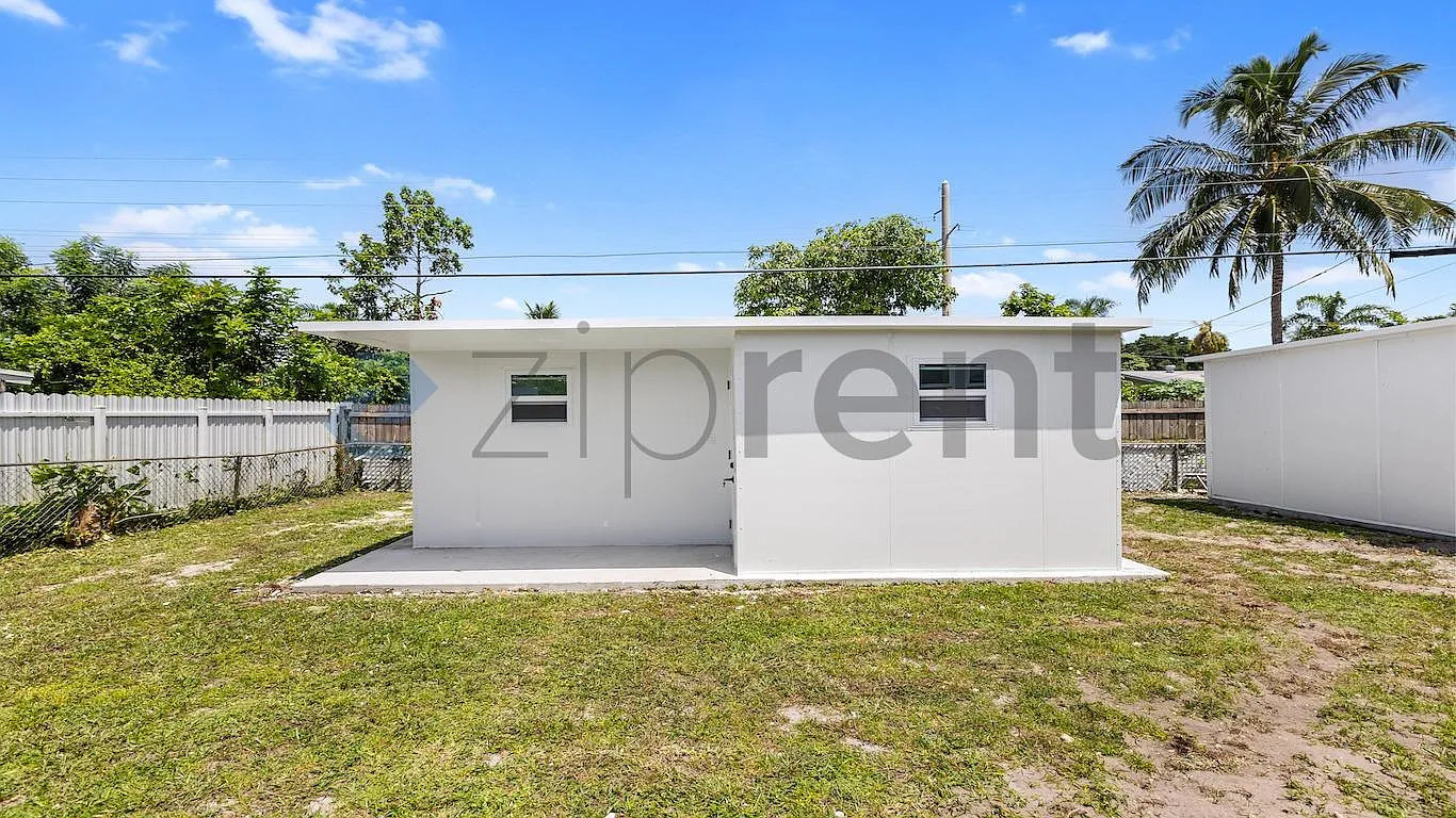 1 bed, 250 sqft, $1,350 — Photo 2
