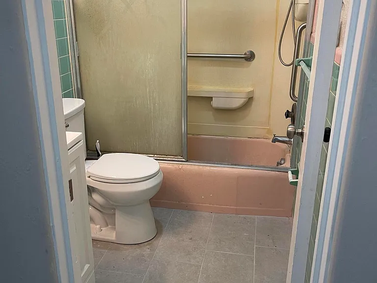 1400 Hillcrest Dr — Photo 10