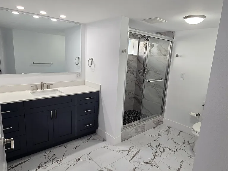 2nd bathroom