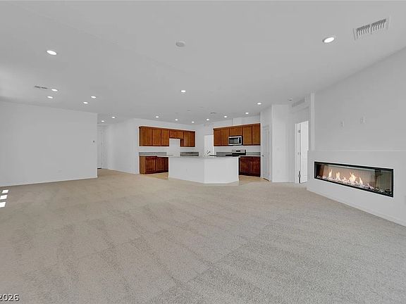 4th image of 10462 Emerald Rye St