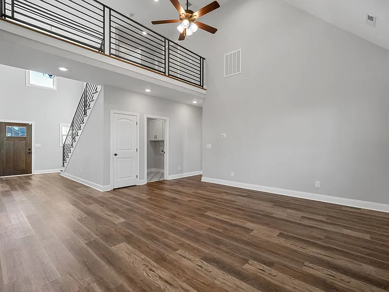 573 Bowden Dr — Photo 9