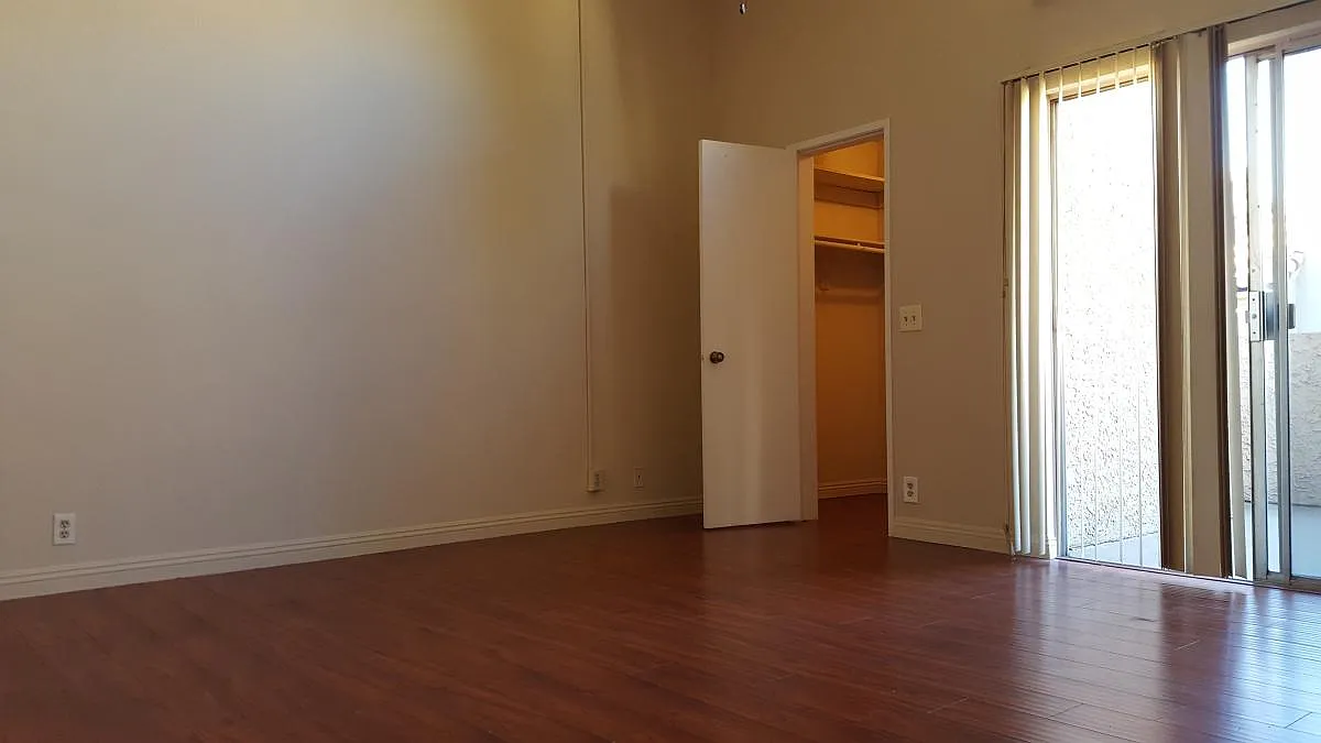 2 bed, 2.5 bath, 1364 sqft, $2,750 — Photo 2